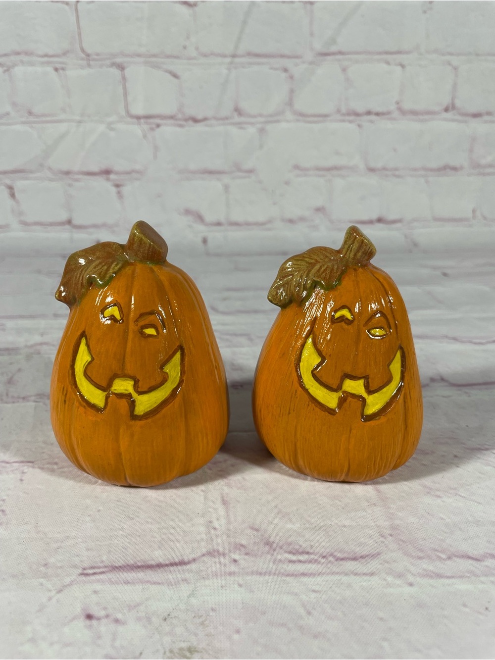 Hand Painted Ceramic Pumpkin Halloween Harvest Silly Face Decorations Set of 5 - Picture 8 of 13